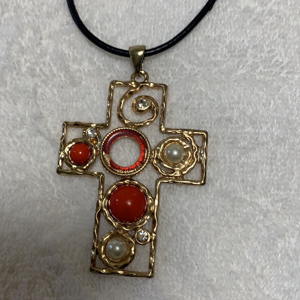 RED cross CHOKER - Picture 2 of 3